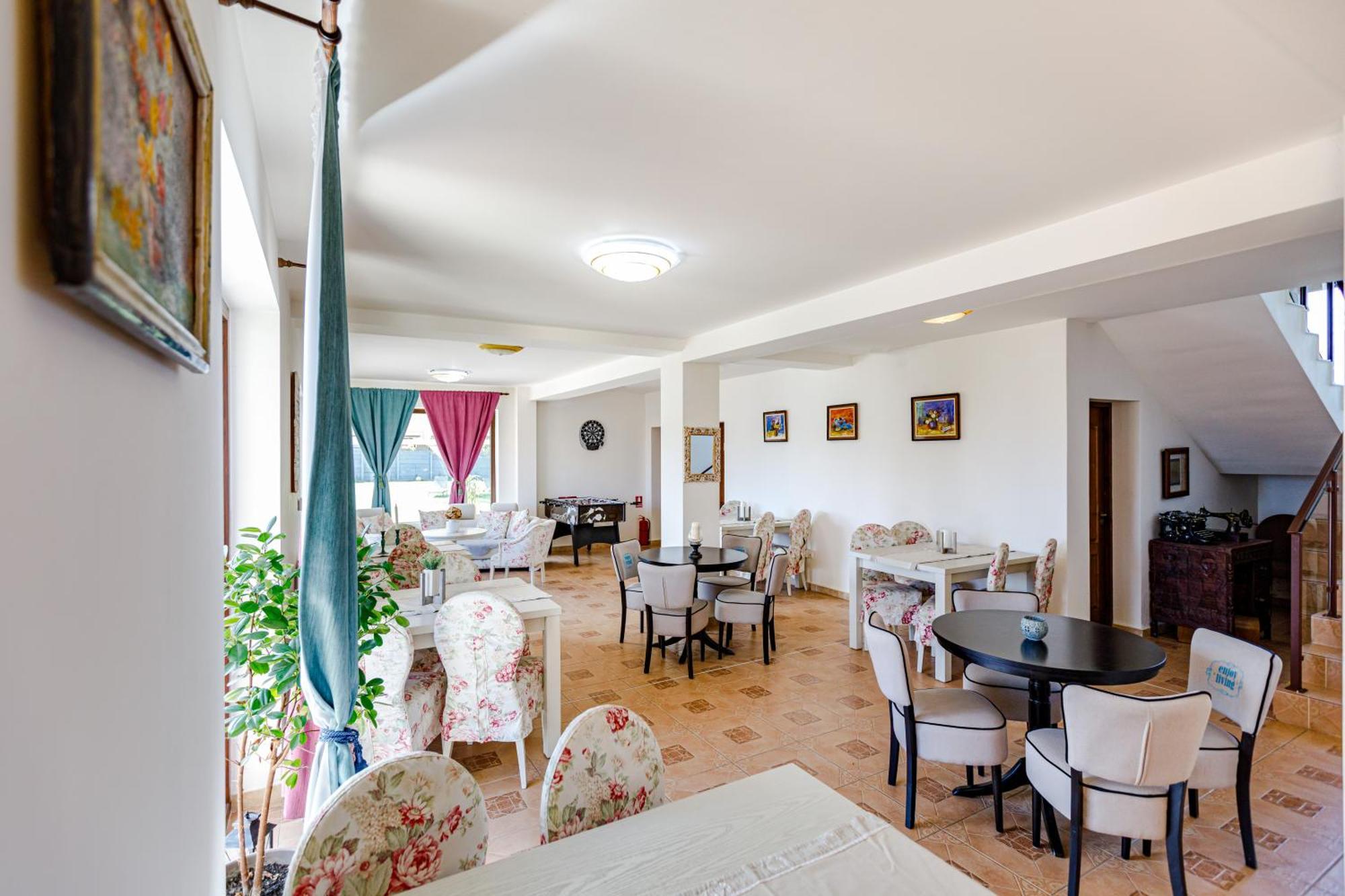 ホテル Gasthaus Sacalaz ティミショアラ エクステリア 写真